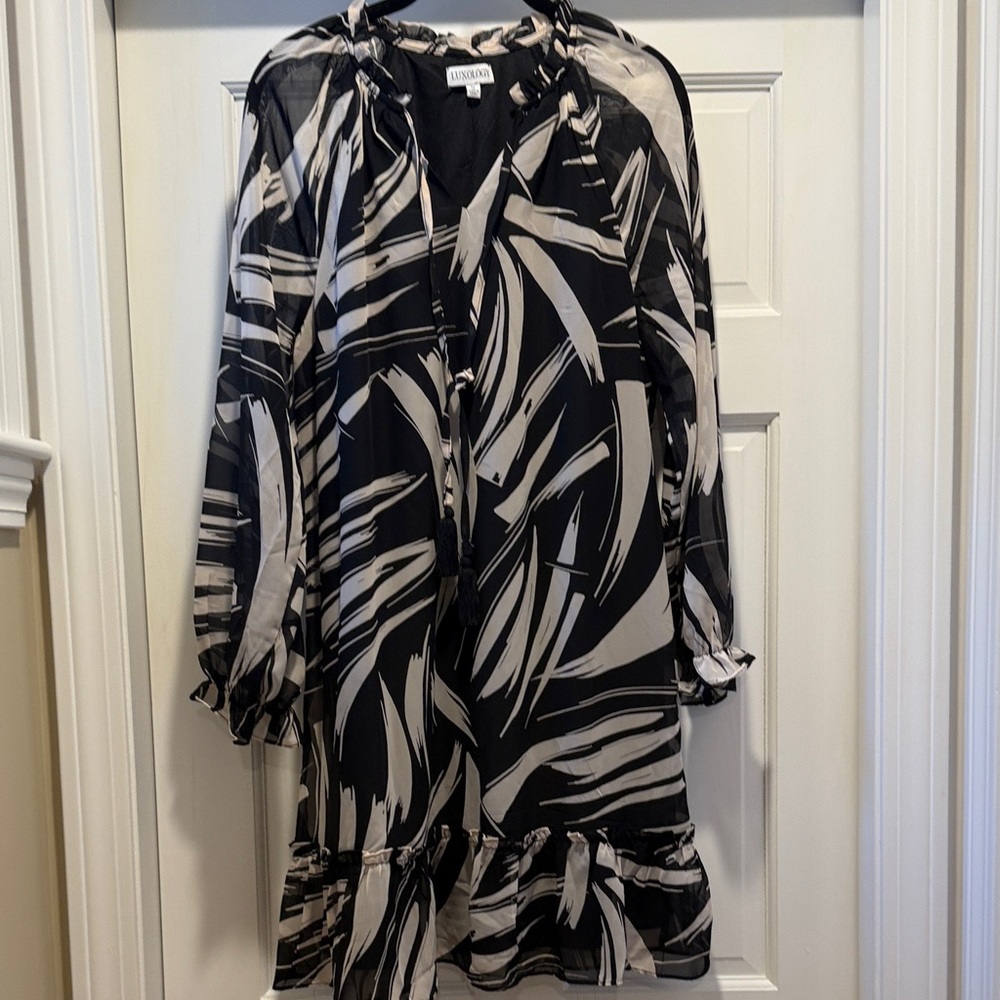 Luxology Long Sleeve Dress size M